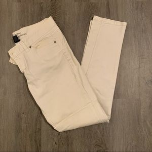 White skinny jeans